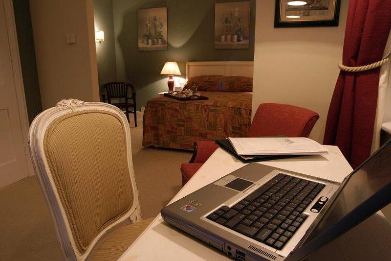 Peaslake Hurtwood Hotel חדר תמונה
