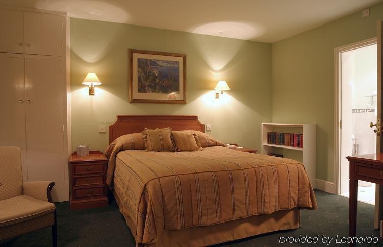 Peaslake Hurtwood Hotel חדר תמונה